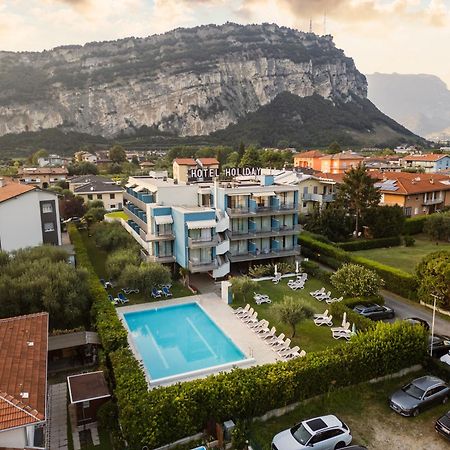 Hotel Holiday Sport & Relax Torbole Sul Garda Exterior foto