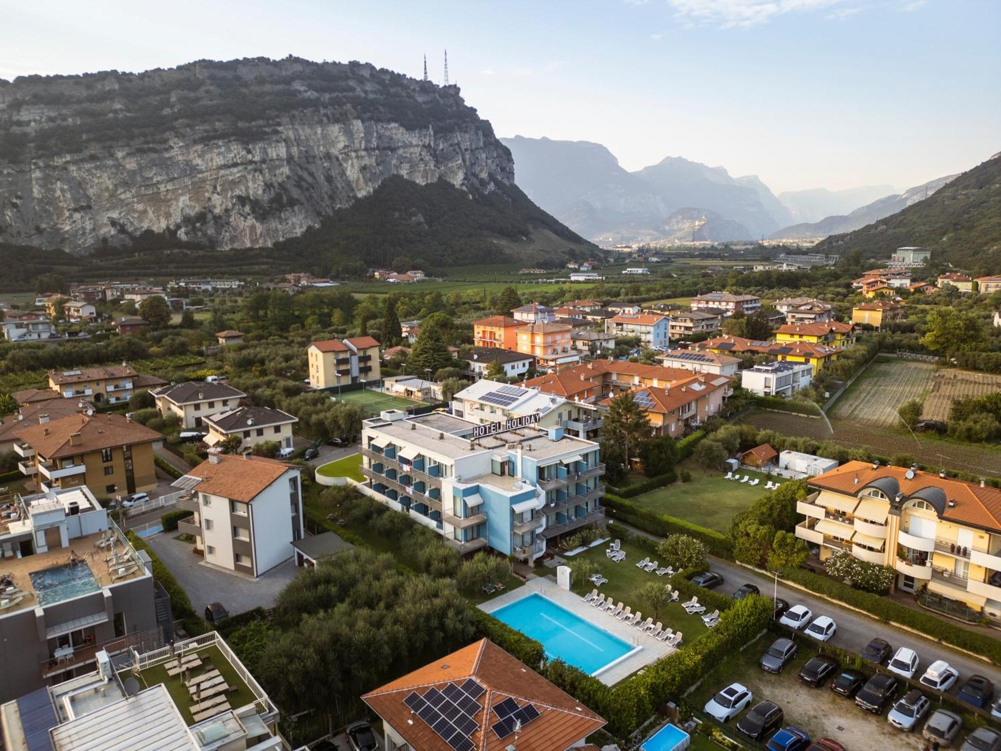 Hotel Holiday Sport & Relax Torbole Sul Garda Exterior foto