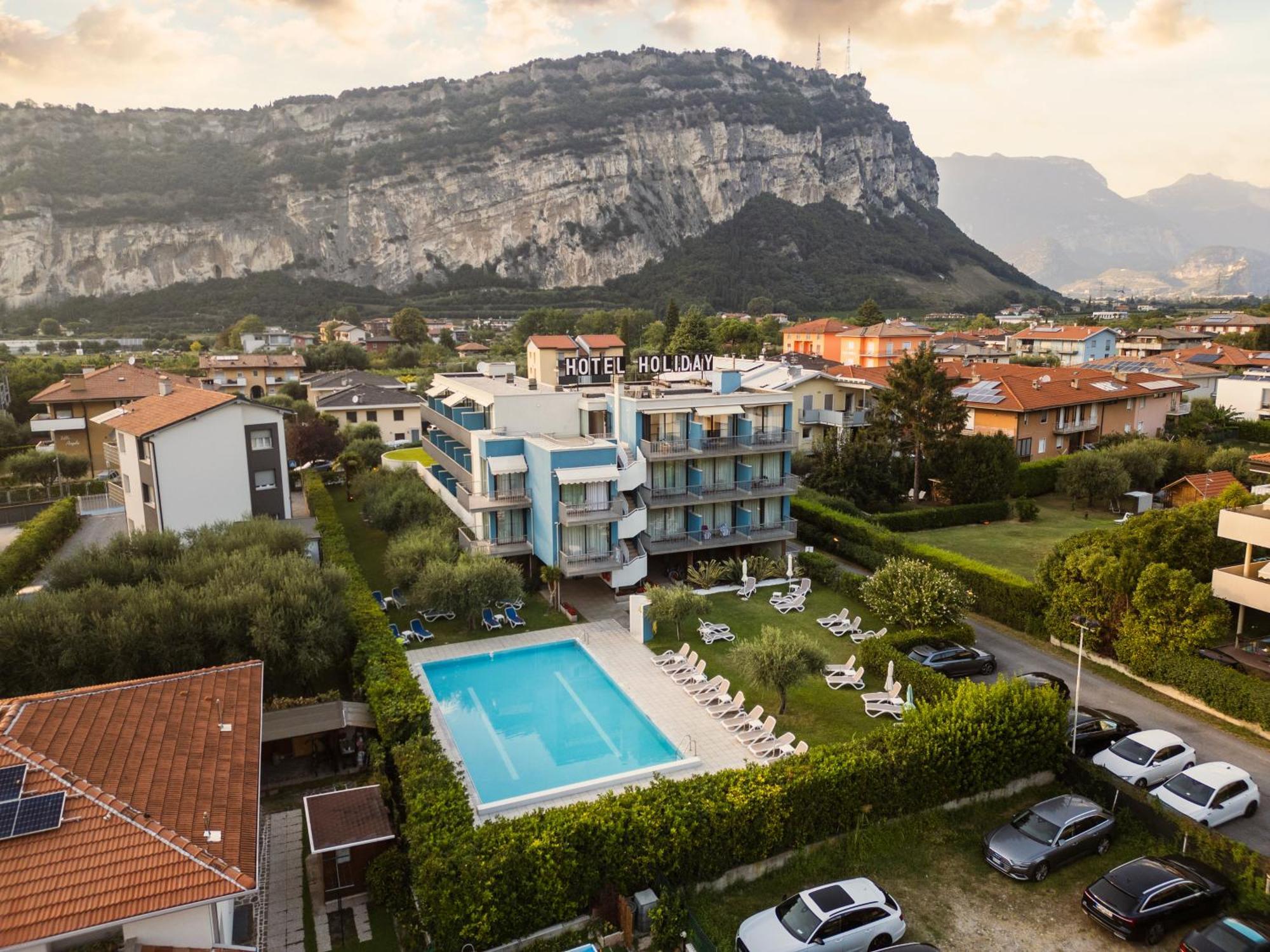 Hotel Holiday Sport & Relax Torbole Sul Garda Exterior foto