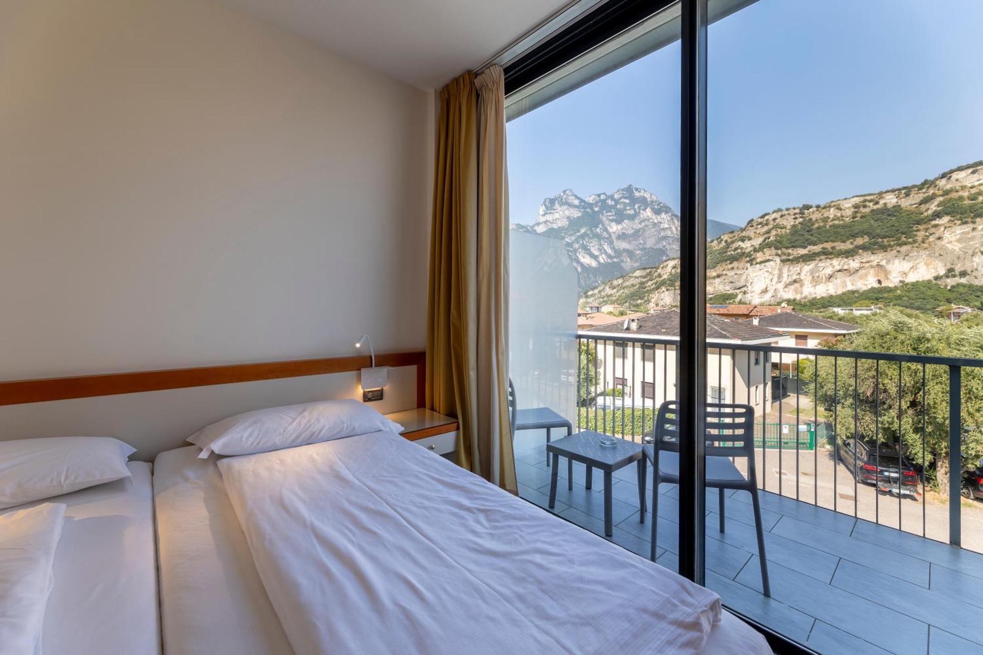 Hotel Holiday Sport & Relax Torbole Sul Garda Exterior foto