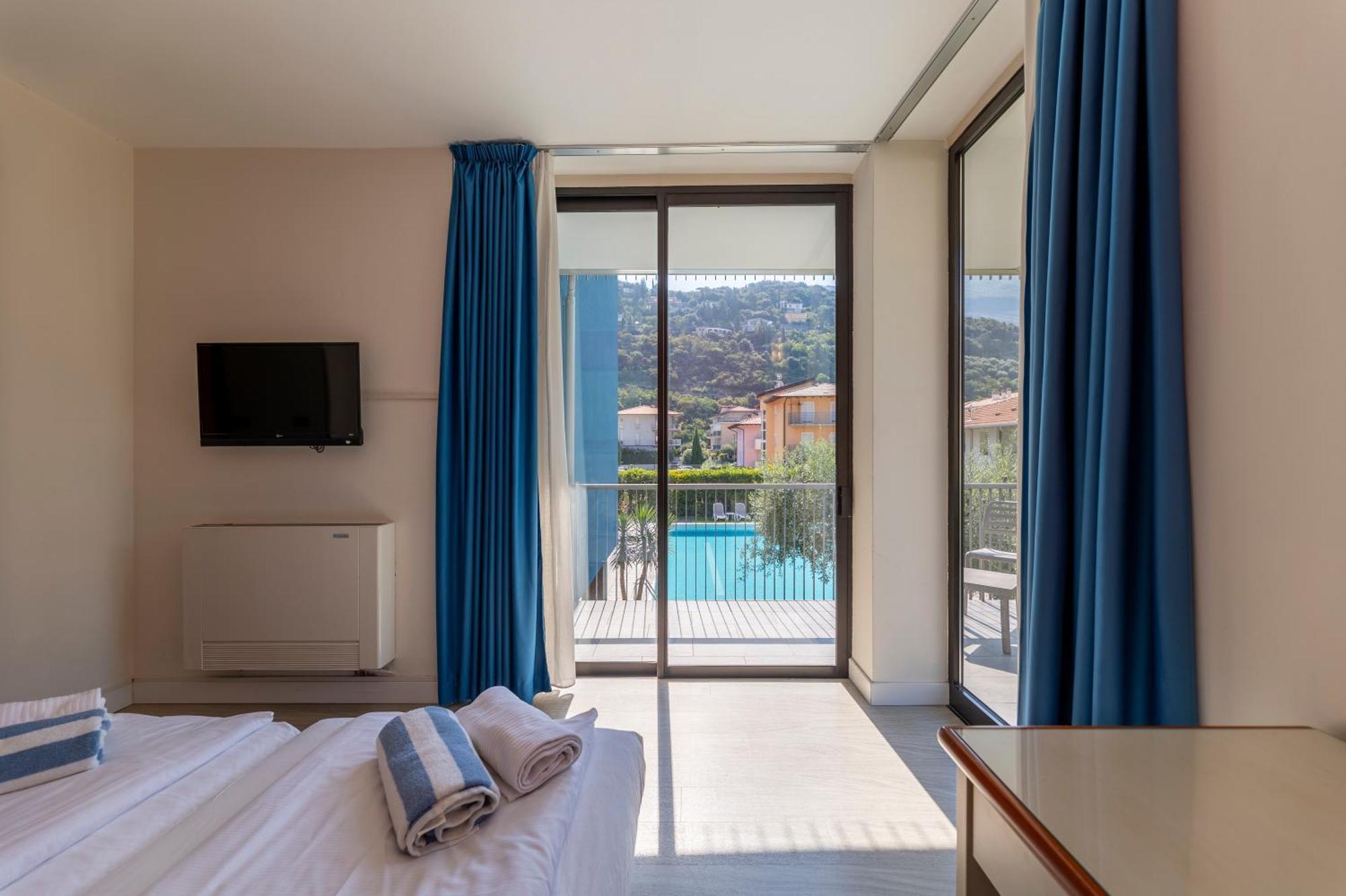 Hotel Holiday Sport & Relax Torbole Sul Garda Exterior foto